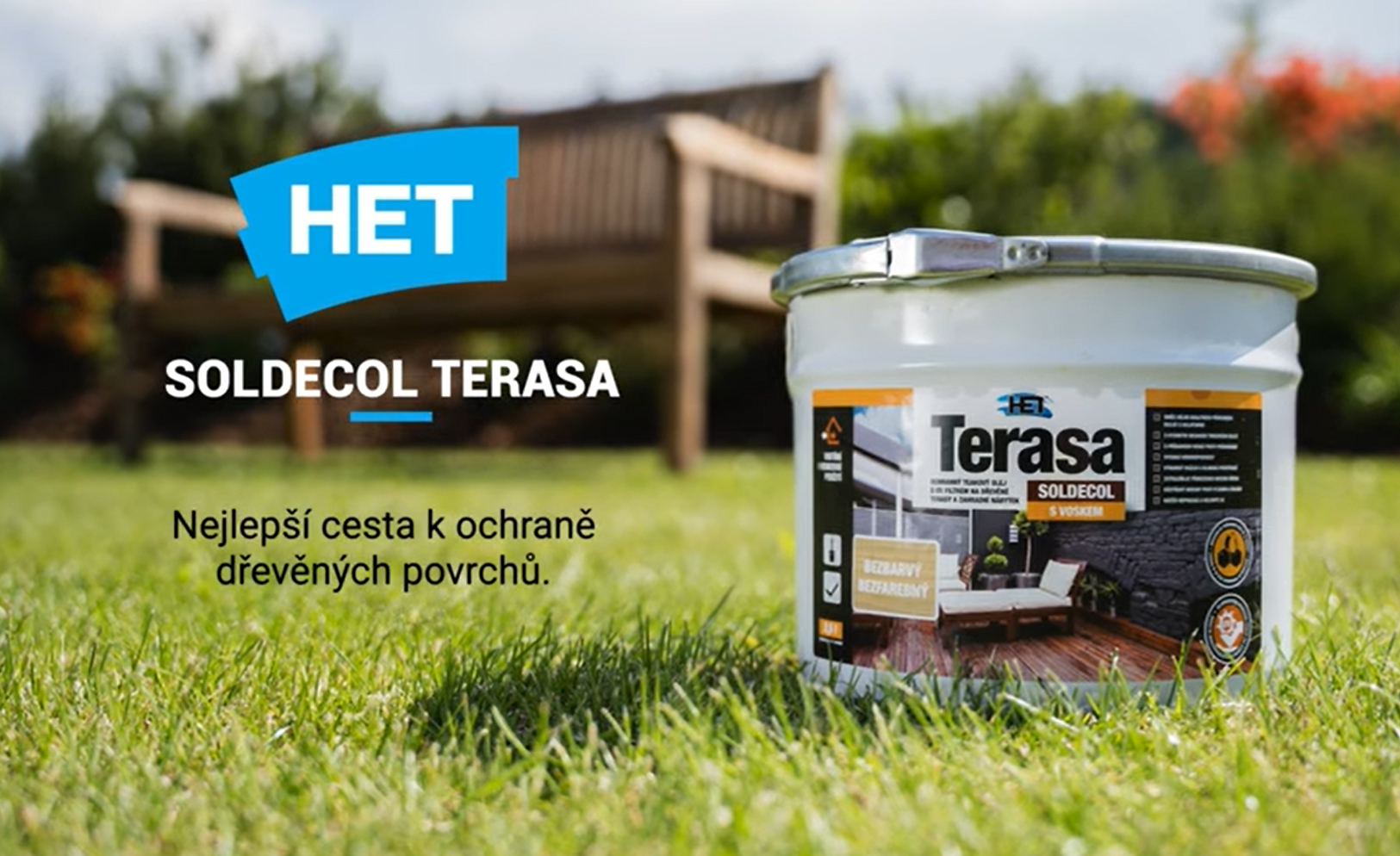 Renovace dřevěné terasy - aplikace přípravku Aquadecol Odšeďovač na dřevo a teakového ochranného oleje Soldecol Terasa